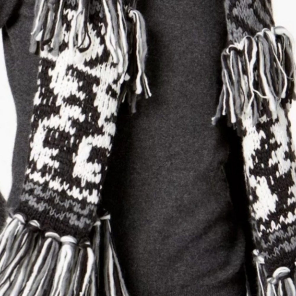 Nwot-Women's Winter wrap/shawl - Picture 4 of 6